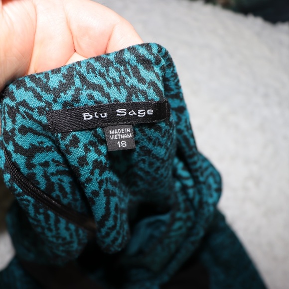 Women’s Blu Sage Sleeveless Sheath Dress - Picture 2 of 2